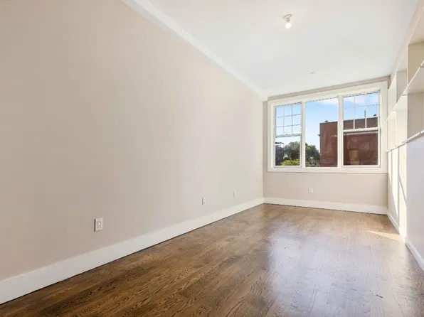 7 Lexington Avenue image 1 of 11