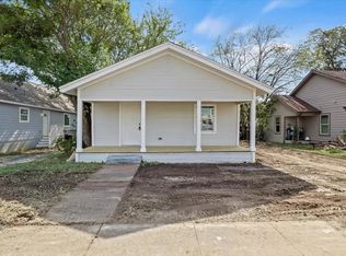 956 E Allen Ave, Fort Worth, TX 76104