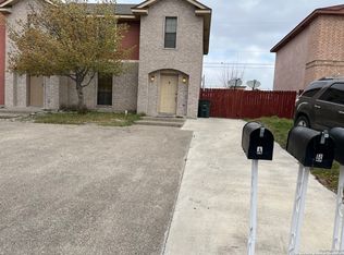 109 Ramon Cardenas Dr APT D, Del Rio, TX 78840