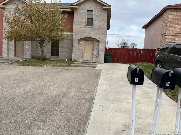 109 Ramon Cardenas Dr #D, Del Rio, TX 78840