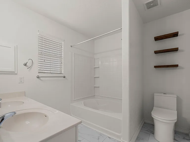3814 Flyer Vis — Photo 20