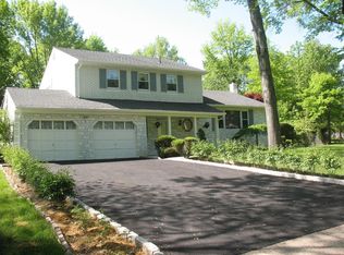 9 Parkside Dr, Parsippany, NJ 07054