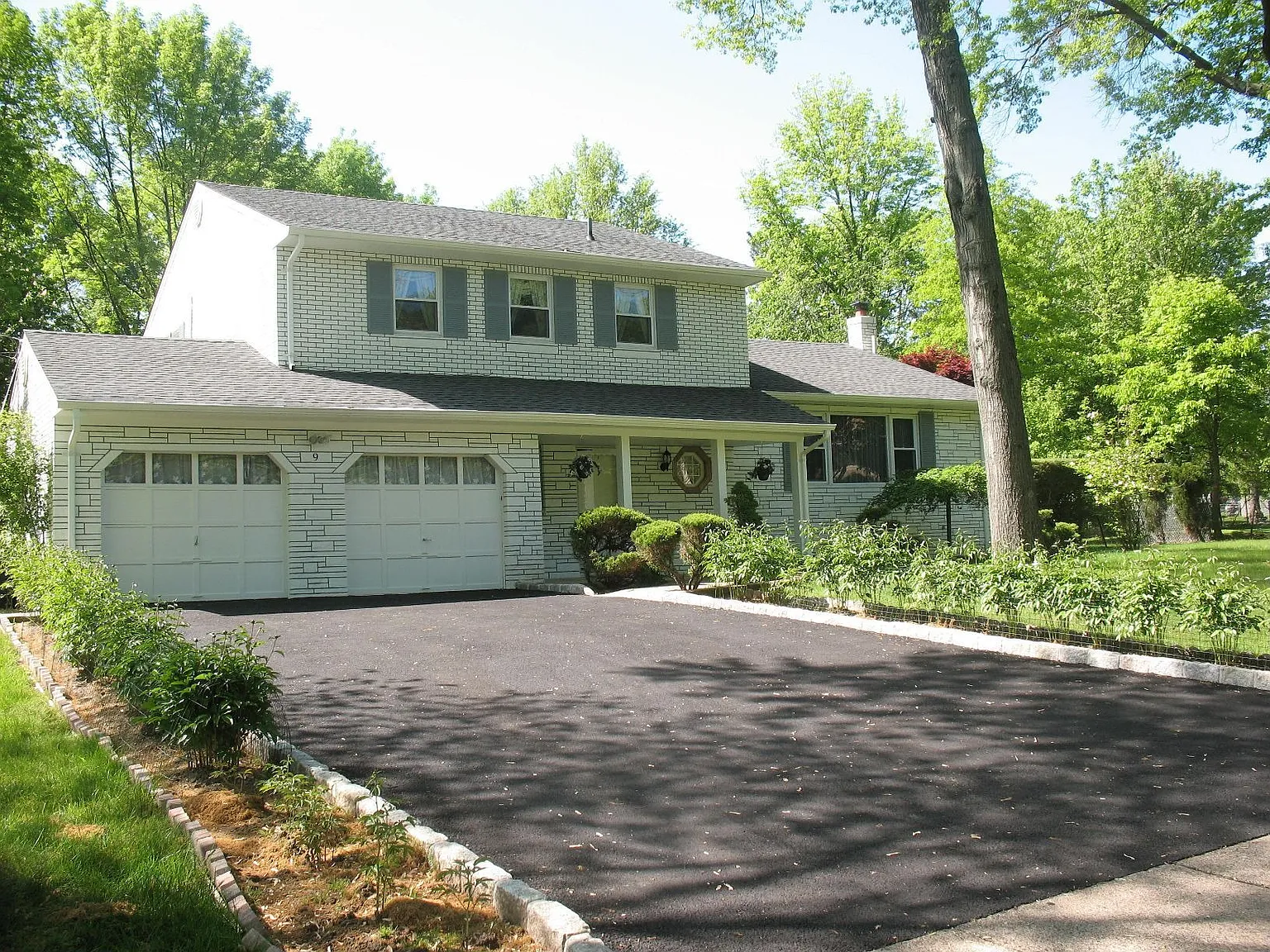 9 Parkside Dr photo 1