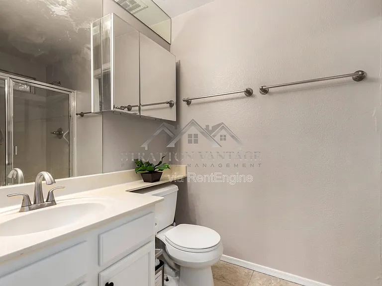 6631 E Rhodes St — Photo 12
