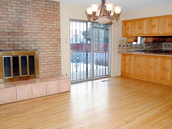2nd image of 9412 Dona Marguerita Ave NE