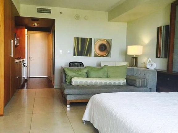 3rd image of 50 Biscayne Blvd APT 805