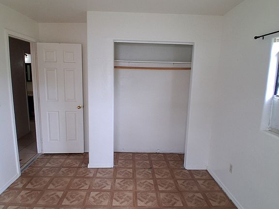 3rd image of 3162 W Robin Rd