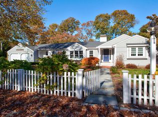 356 Bridge St, Osterville, MA 02655