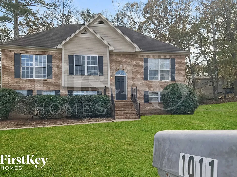 1011 Hickory Cir