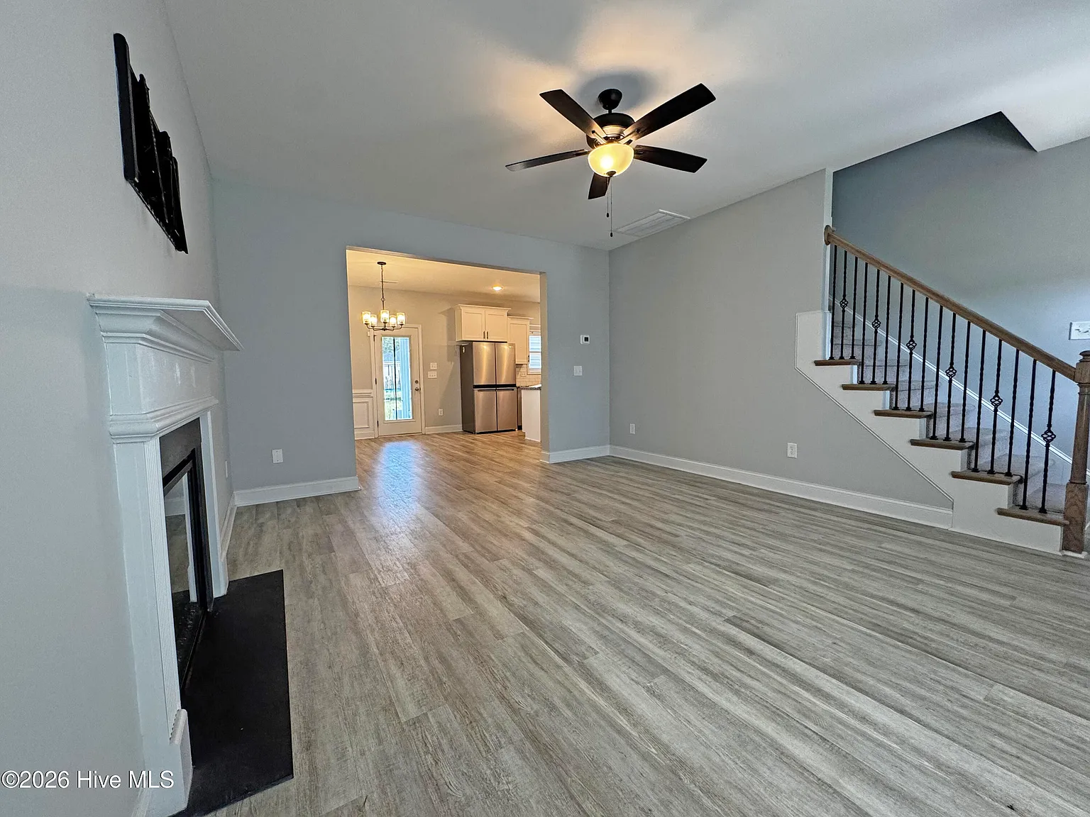 4 bed, 3.0 bath, 2107 sqft, $2,600 — Photo 4