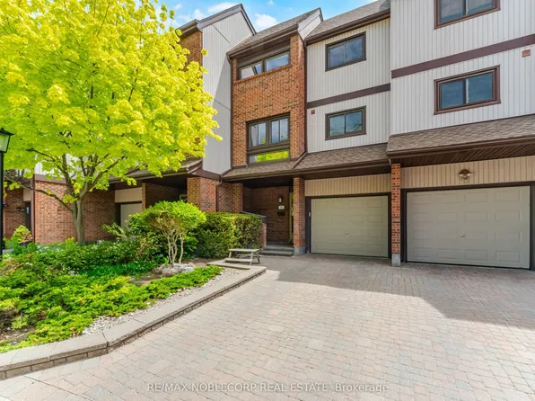 1080 Walden Cir Unit 52, Mississauga, ON L5J 4J9
