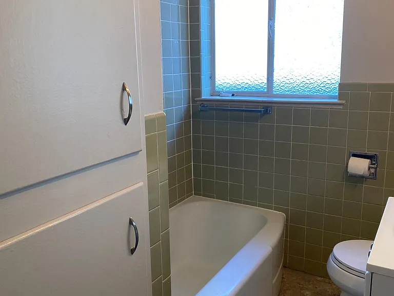 1181 Newport St — Photo 9