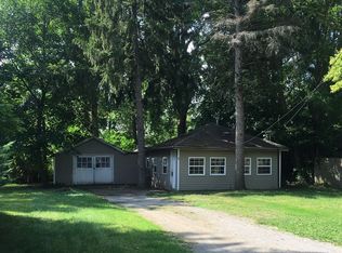 504 Eastlawn Dr, Midland, MI 48640