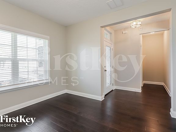 4th image of 746 Sycamore Way