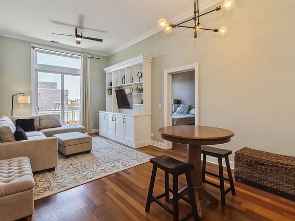 2nd image of 4755 N Washtenaw Ave APT 408