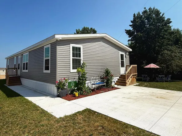 1187 Ironstone Dr, Mount Pleasant, MI 48858
