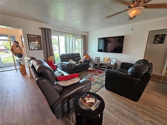 4th image of 1814 SE 15th Pl