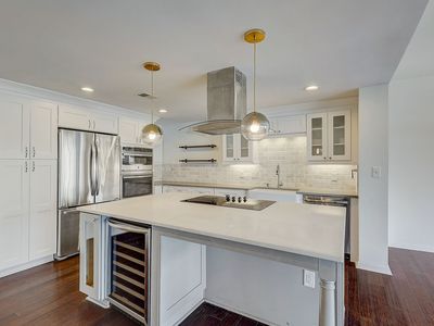4200 W End Ave APT 401, Nashville, TN, 37205