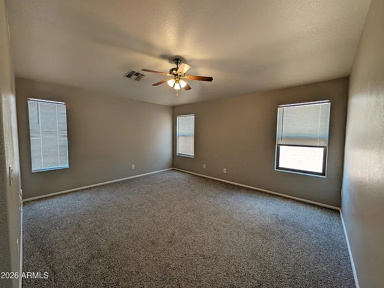 738 E Saddle Way — Photo 14
