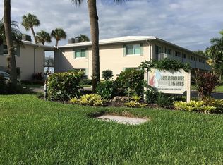 346 Harbour Dr, Naples, FL 34103