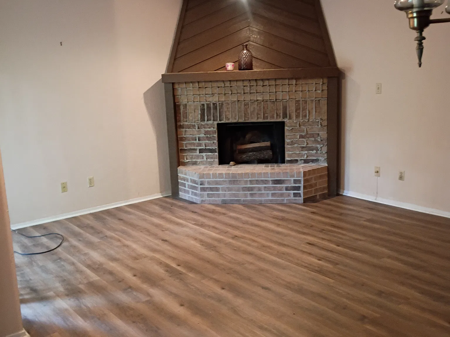 2 bed, 1.5 bath, 1100 sqft, $1,400 — Photo 3