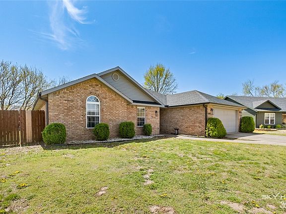 3rd image of 2708 Pleasant View Ln