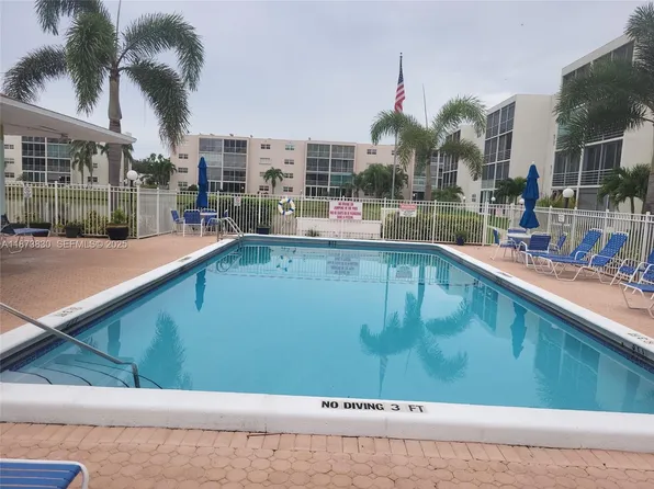 1024 SE 4th Ave APT 403, Dania Beach, FL 33004