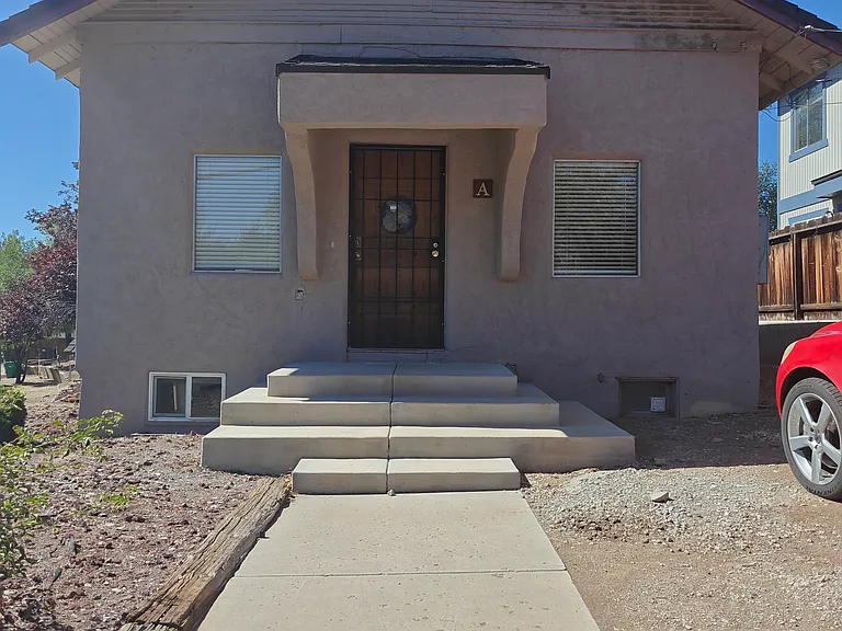 240 College Ct — Photo 12