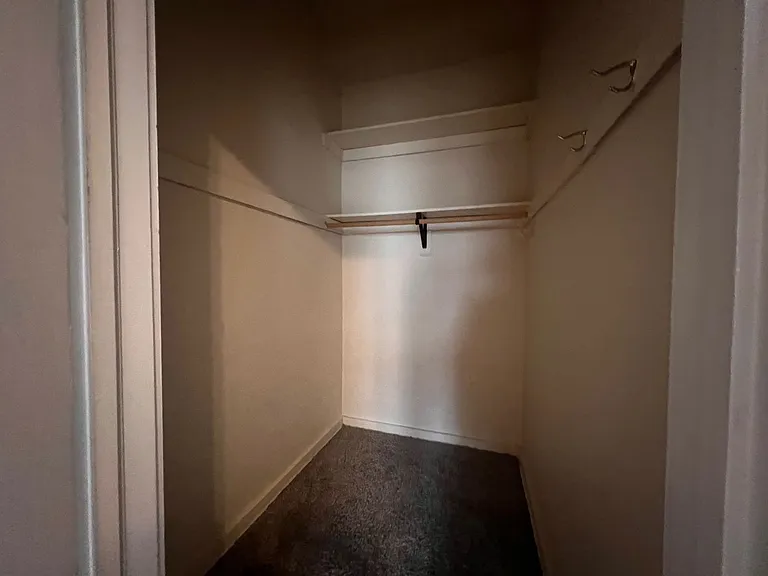 1830 N Oakland Ave — Photo 13