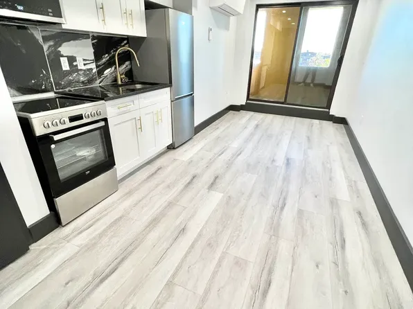 868 New York Avenue image 1 of 9