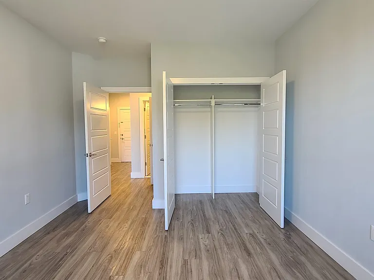 5711 Washington St #404 — Photo 8