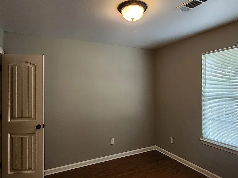 120 Butterfield Xing — Photo 30