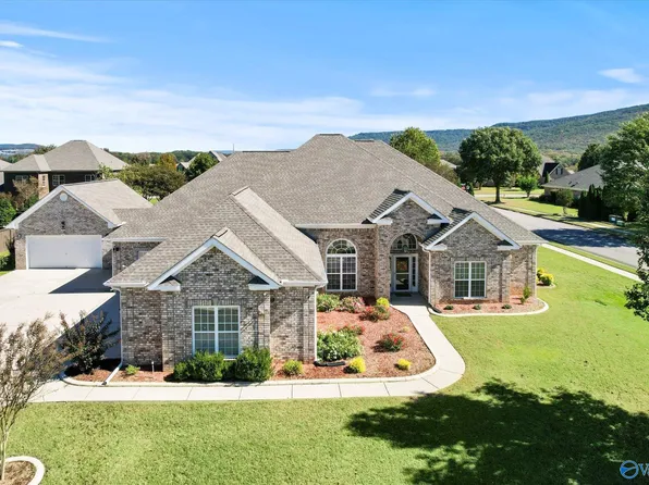 3115 Stone Path Ln SE, Owens Cross Roads, AL 35763