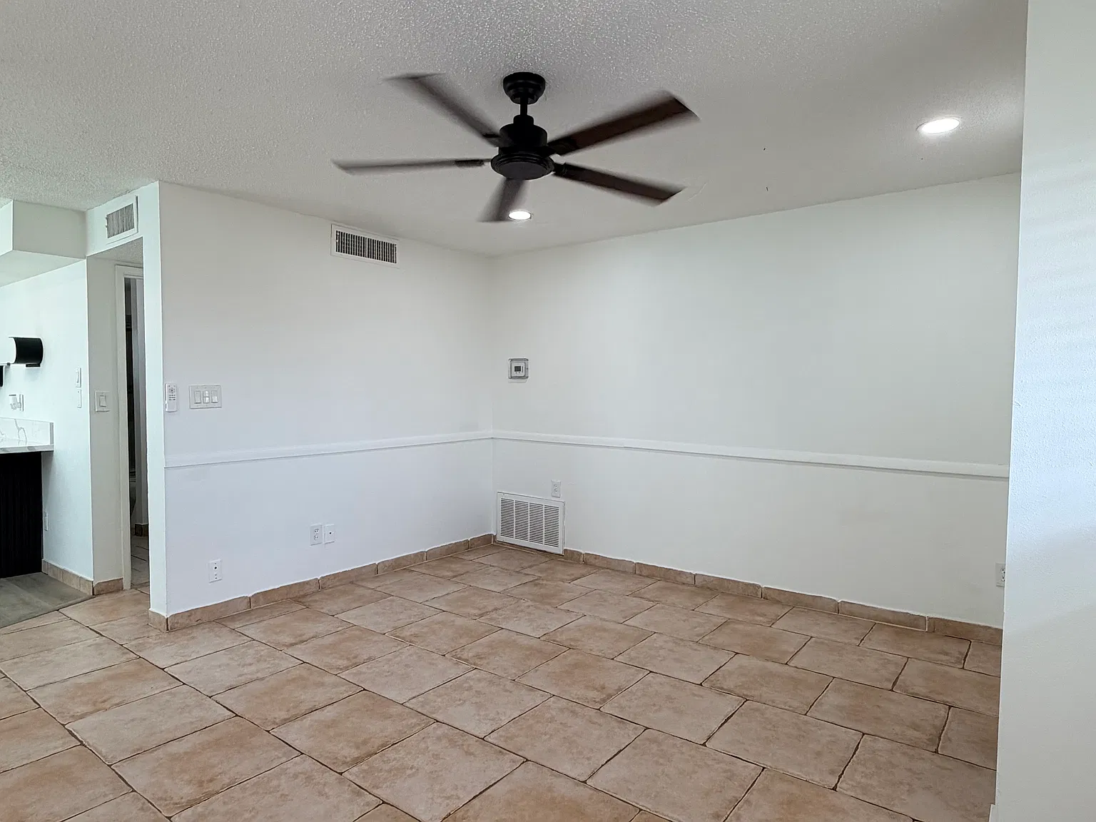 Studio, 600 sqft, $1,350 — Photo 2