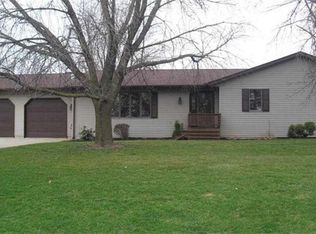 4696 E Sunset Dr, Syracuse, IN