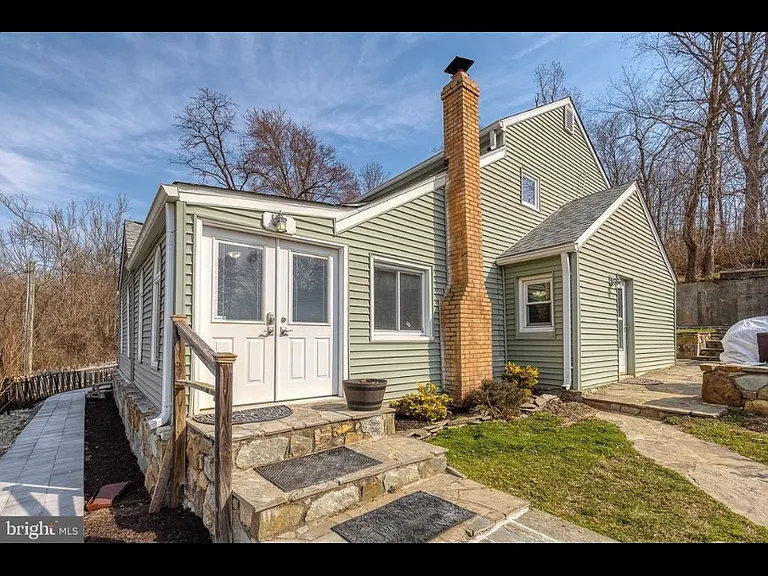 9011 Backlick Rd #1 — Photo 5