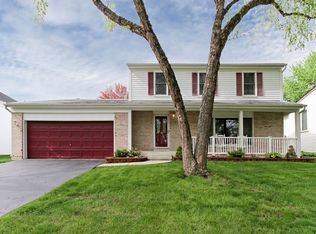 910 Brandywine Dr, Roselle, IL 60172