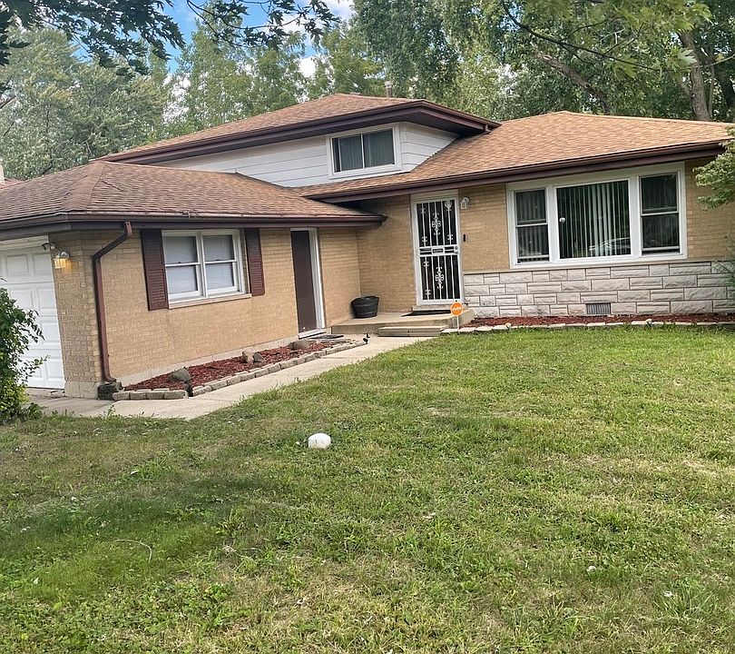 1st image of 15725 Dante Dr