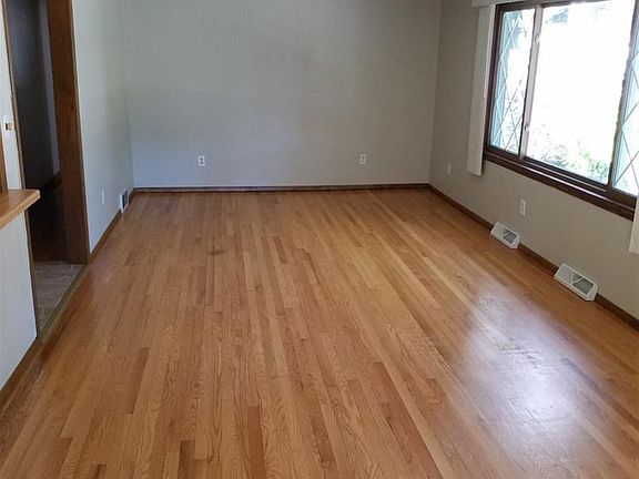 Lg. Living Rm.