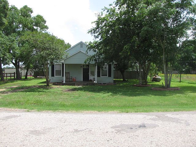 1st image of 411 County Road 132
