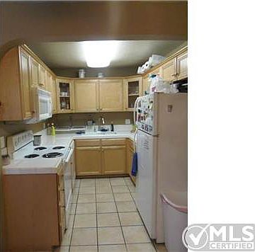 4th image of 3215 44th St Unit 4