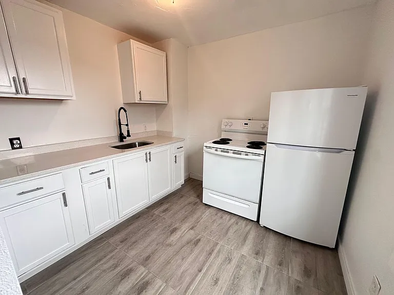 132 Charles St — Photo 6
