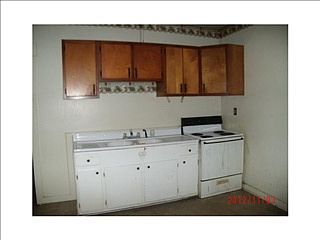 2nd image of 370 Yandes St