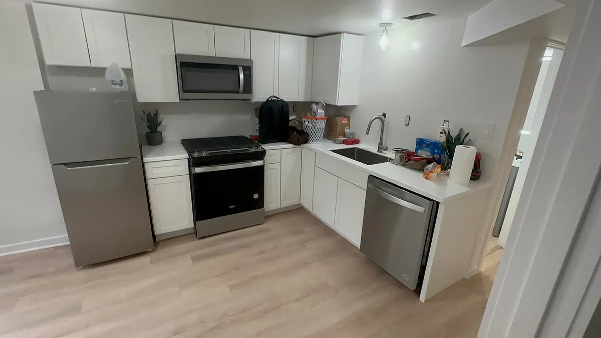 Building Photo - 1628 N Oakley Ave #BASEMENT
