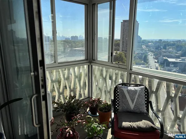 2000 Linwood Ave APT 14Y, Fort Lee, NJ 07024