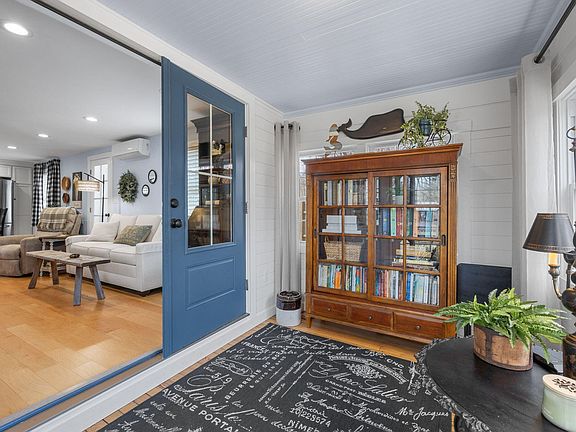 5th image of 182 Woods Hole Road