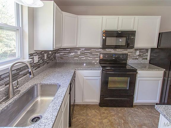 5th image of 1318 Forest Way