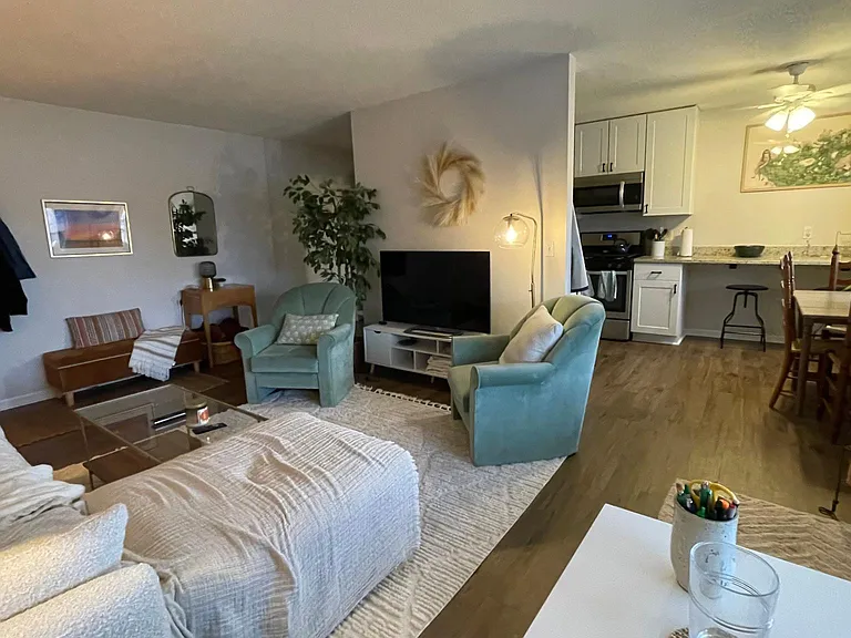 714 Spring St NE #7 — Photo 12