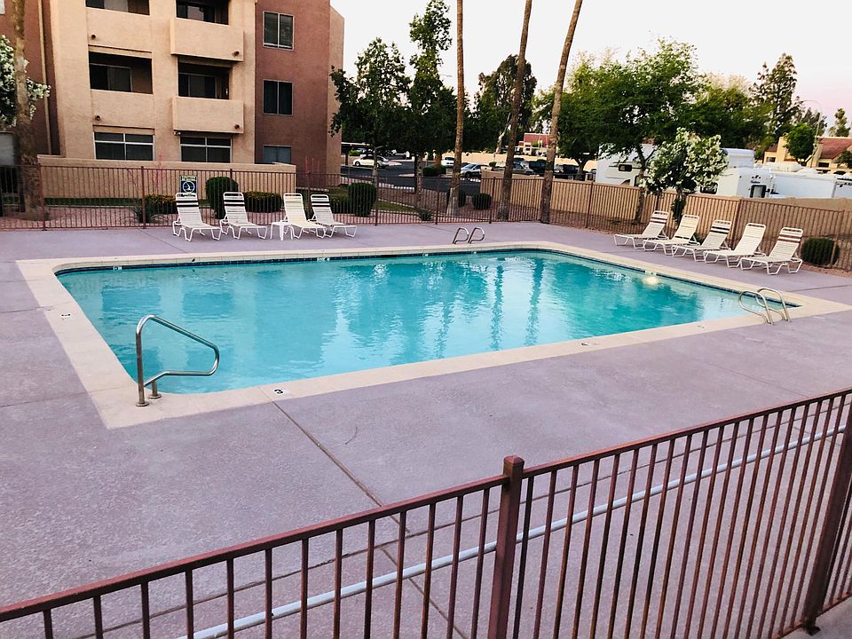 1st image of 540 N May St #2095