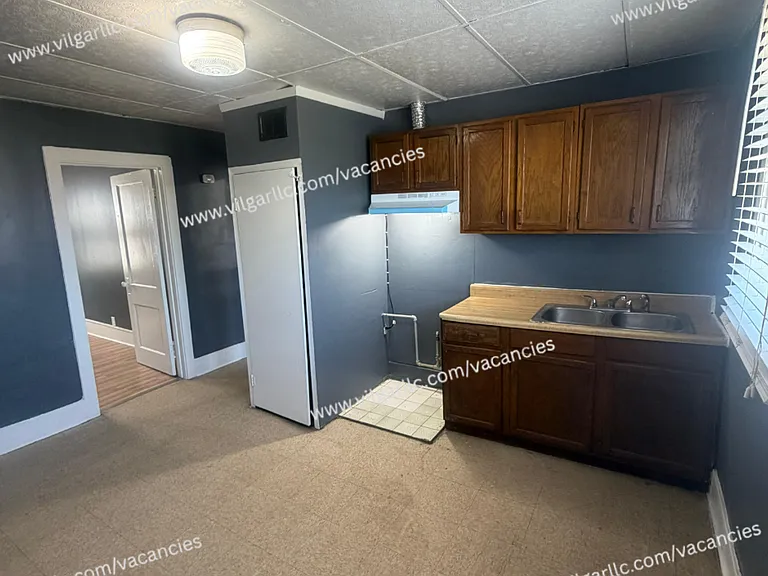 4002 Pulaski St — Photo 4